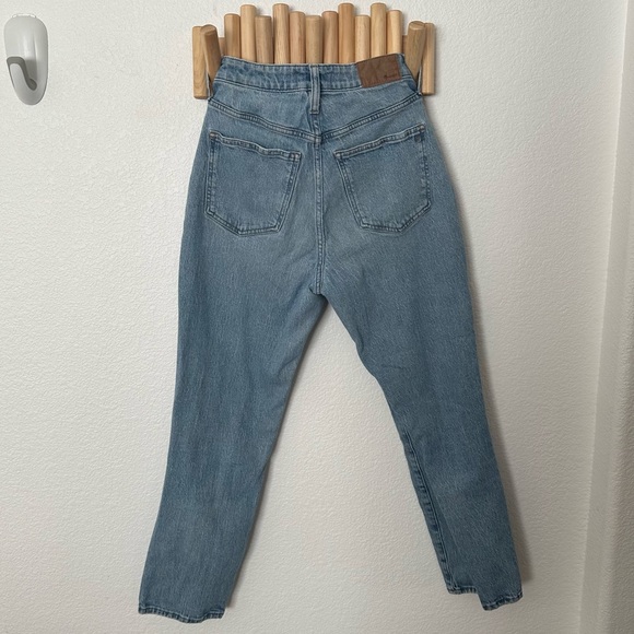 The Curvy Perfect Vintage Jean in Banner Wash - Picture 3 of 6